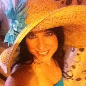 Meet your Posher, Dana